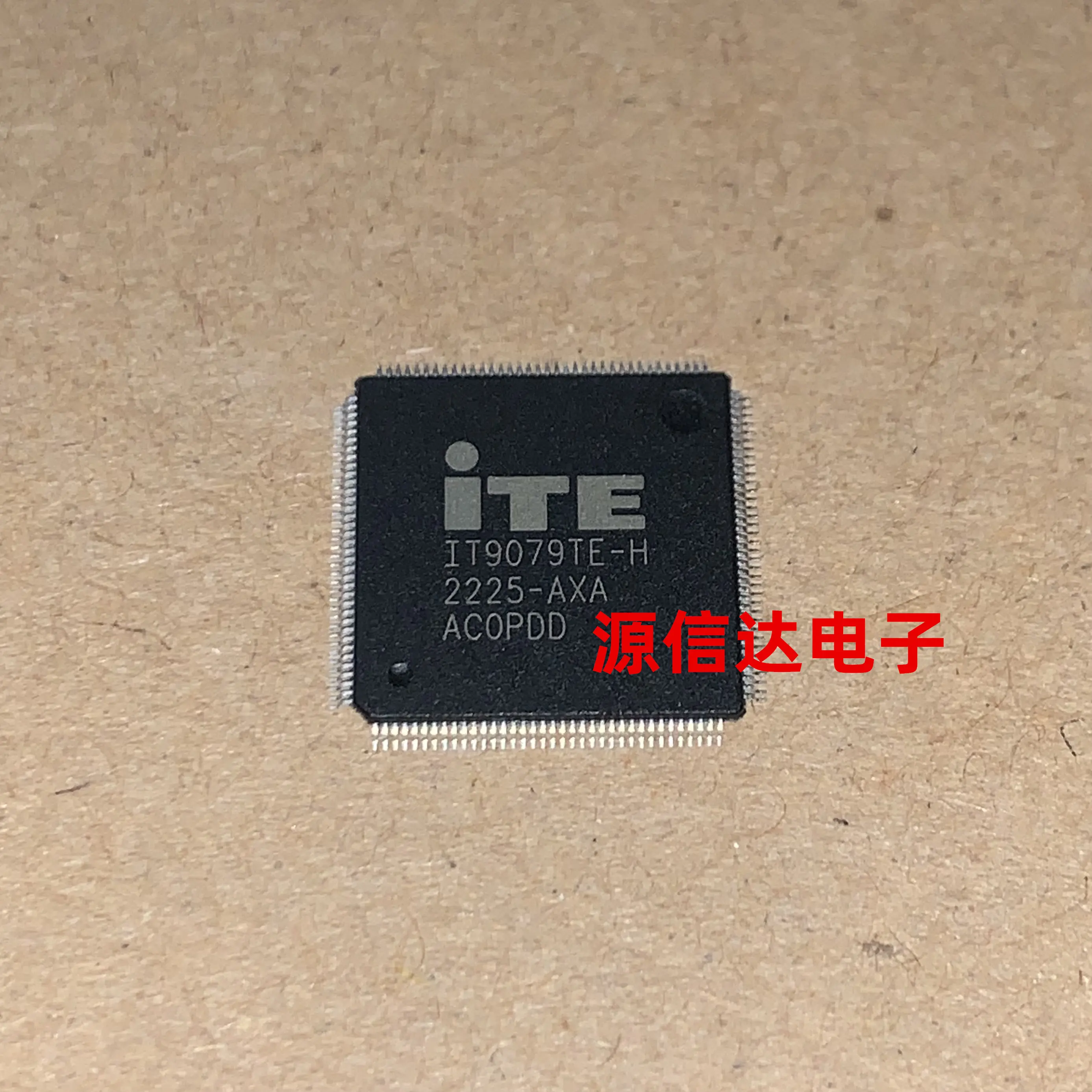 1PCS visiškai naujas originalus IT9079TE-H IT9079TE-AXA QFP-144 galia chip realios nuotraukos fotografavimo.